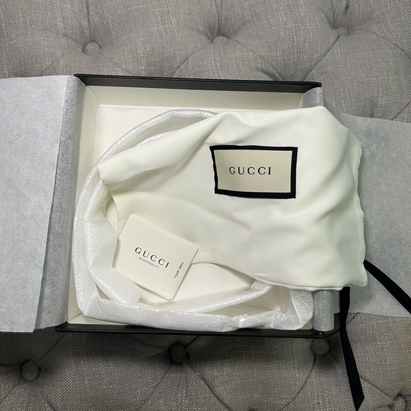 SOLD Gucci Marmont Leather Belt with Shiny Buckle - Size 70 (US 24) - Picture 10 of 11